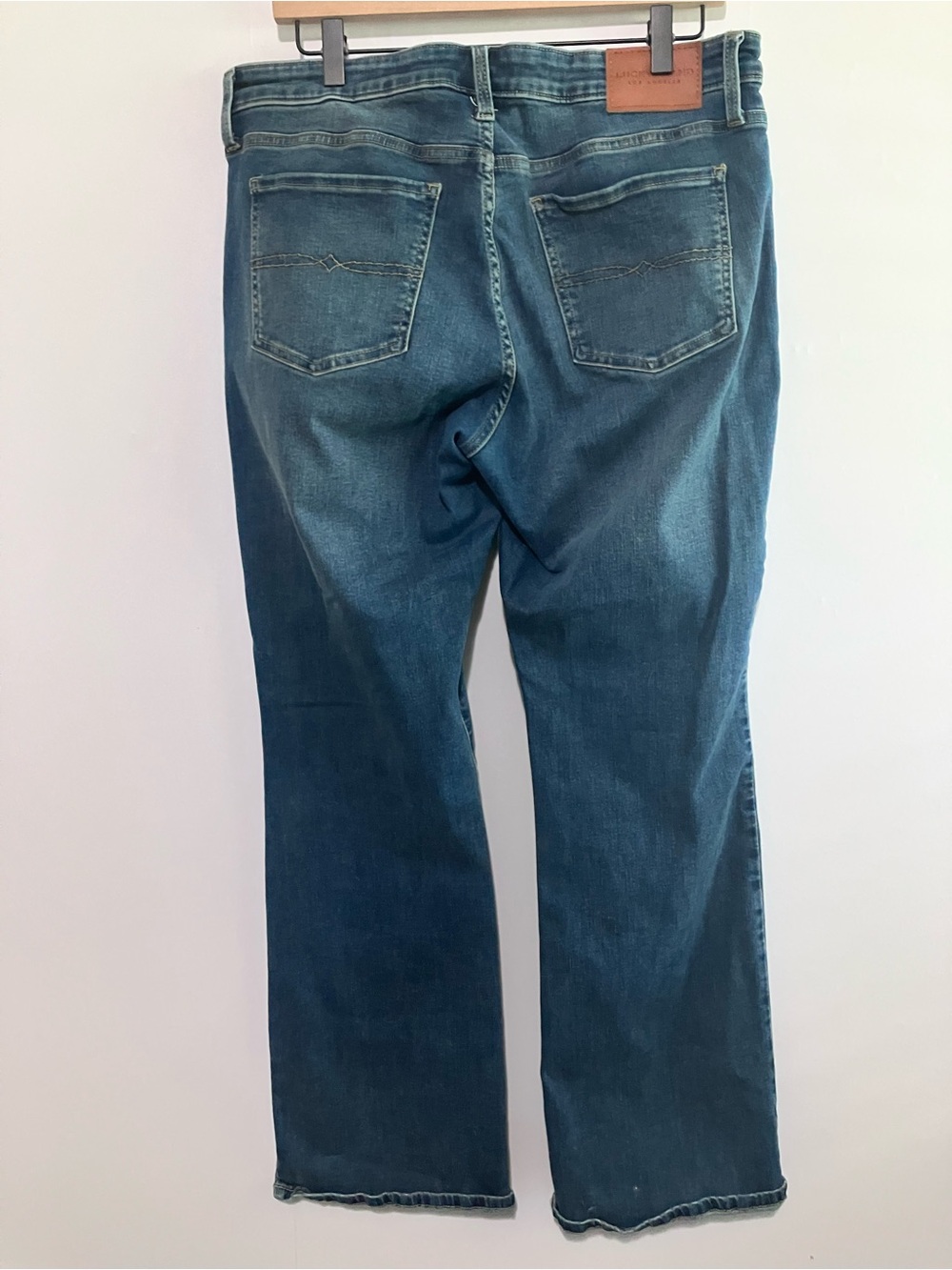 Lucky Brand Sweet Boot Medium Wash Mid Rise Jeans Size 14/32 - Picture 2 of 10